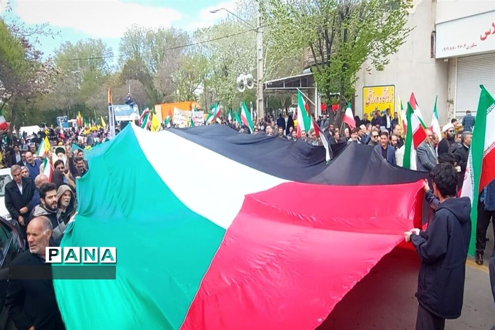 حضور دانش‌آموزان و فرهنگیان شهرستان طارم در راهپیمایی روز قدس