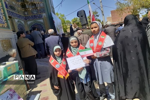 حضور دانش‌آموزان پیشتاز شهرستان برخوار در راهپیمایی روز قدس