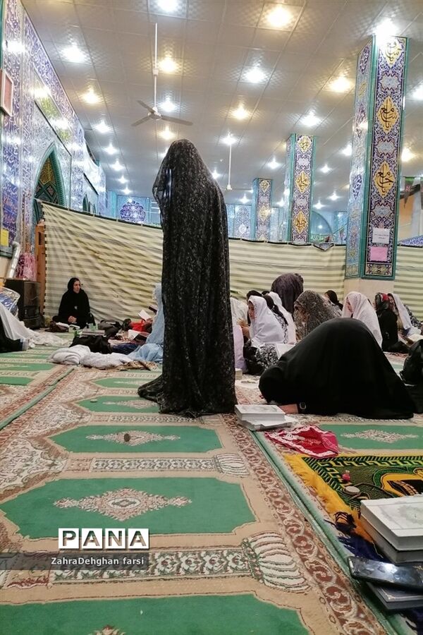 پشت پر چین بهشت