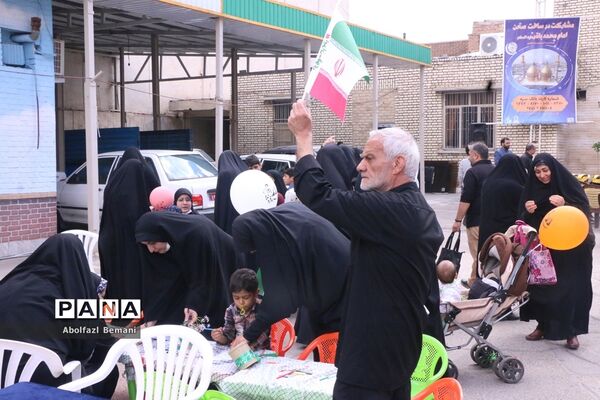 برپایی ایستگاه نقاشی ویژه کودکان قمی در حاشیه راهپیمایی روز قدس