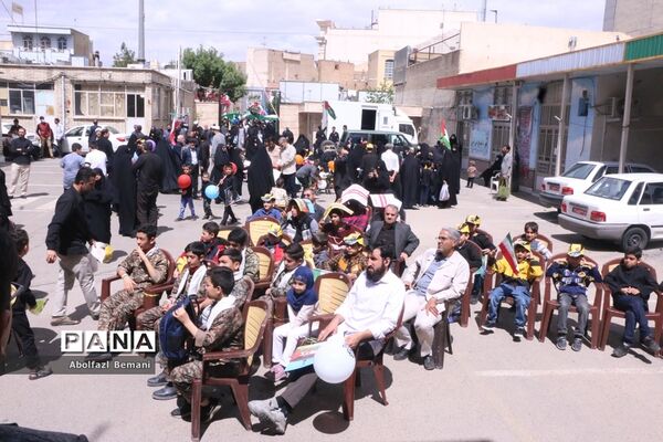 برپایی ایستگاه نقاشی ویژه کودکان قمی در حاشیه راهپیمایی روز قدس