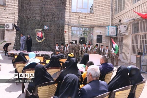 برپایی ایستگاه نقاشی ویژه کودکان قمی در حاشیه راهپیمایی روز قدس