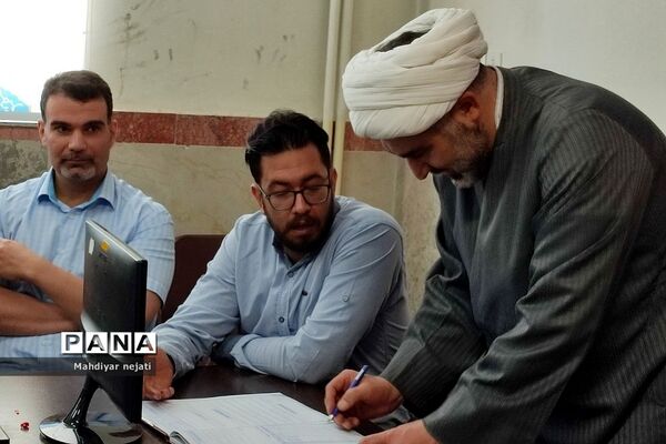 برگزاری جلسه  هیات اندیشه‌ورز بسیج فرهنگیان در مدرسه شهید بهشتی رودهن
