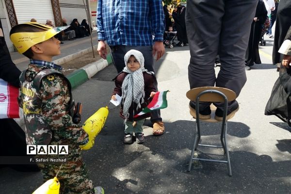 حضور کودکان قمی در راهپیمایی روز قدس
