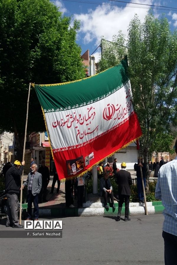 حضور کودکان قمی در راهپیمایی روز قدس