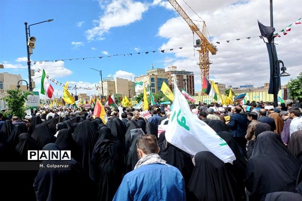 حضور کودکان قمی در راهپیمایی روز قدس