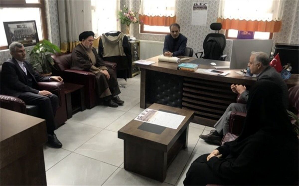 بازدید رئیس مجمع نمایندگان شمالغرب کشور از مدرسه فجر ایرانیان استانبول
