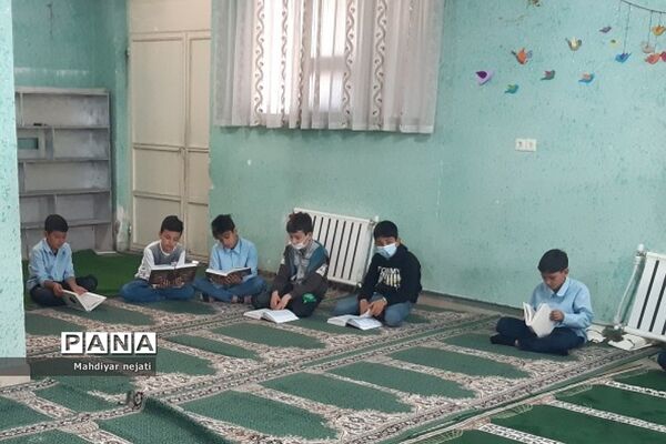 محفل انس با قرآن در دبستان ارشاد رودهن