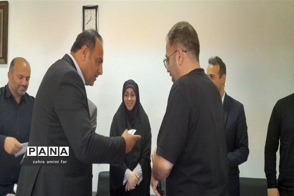 نشست اصحاب رسانه با سرپرست اداره فرهنگ ارشاد شهرستان نور