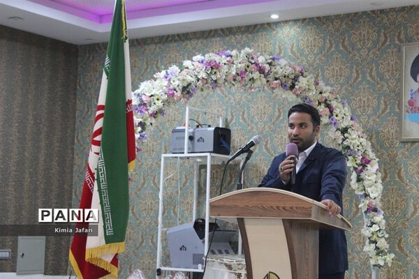 کارگاه آموزشی همزمان با هفته هنر انقلاب اسلامی در کاشمر