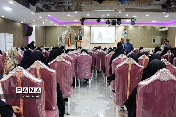 کارگاه آموزشی همزمان با هفته هنر انقلاب اسلامی در کاشمر