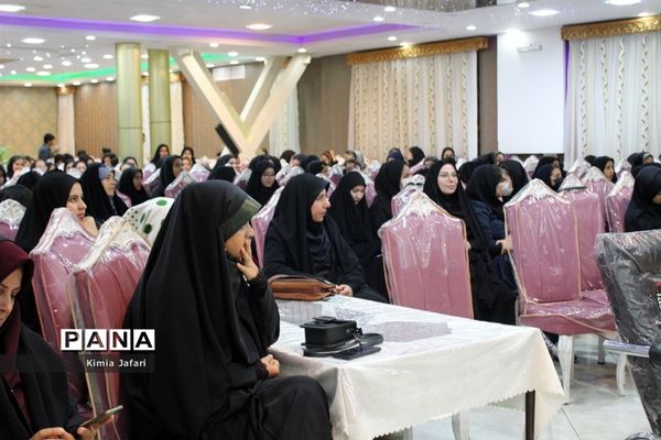 کارگاه آموزشی همزمان با هفته هنر انقلاب اسلامی در کاشمر