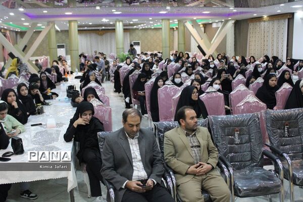 کارگاه آموزشی همزمان با هفته هنر انقلاب اسلامی در کاشمر