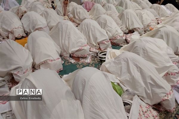 برگزاری مراسم افطاری روزه اولی‌های مدرسه حاجیه نوری ملارد