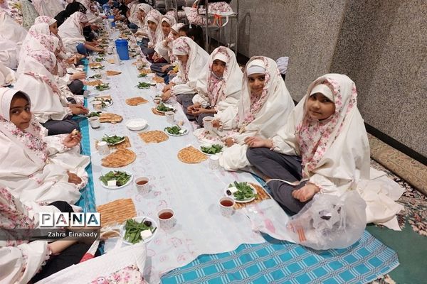 برگزاری مراسم افطاری روزه اولی‌های مدرسه حاجیه نوری ملارد