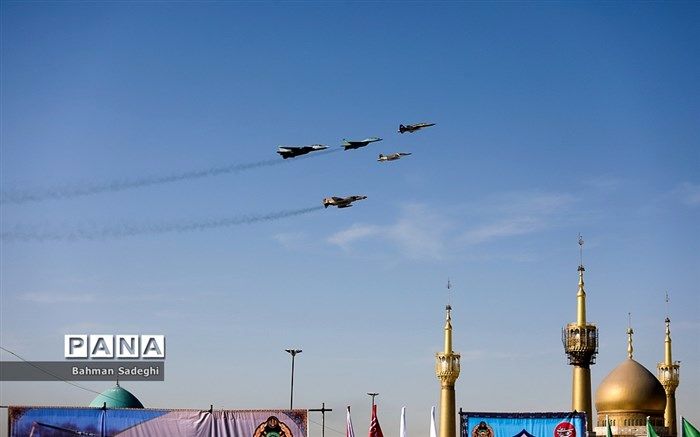 پرواز 40 نوع جنگنده در رژه روز ارتش‌