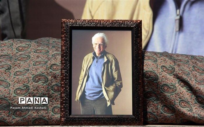 بزرگداشت کیومرث پوراحمد در خانه هنرمندان ایران برگزار می‌شود