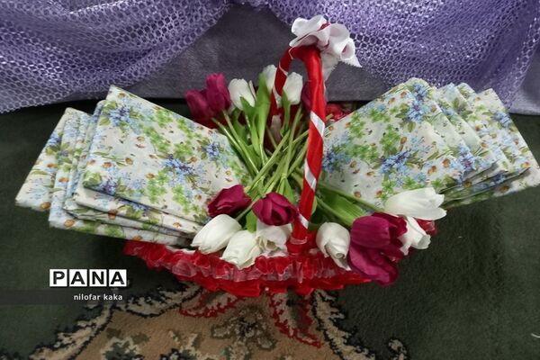تجلیل و تقدیر از روزه اولی‌ها در دبستان دخترانه مهر قائمشهر