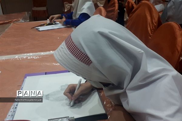 برگزاری جشنواره هنرهای تجسمی ویژه دختران ابرکوهی