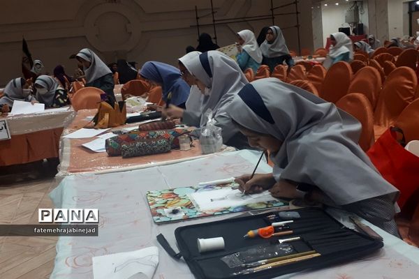 برگزاری جشنواره هنرهای تجسمی ویژه دختران ابرکوهی