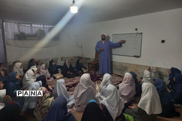 ضیافت افطاری در مدارس دخترانه شهرستان کاشمر
