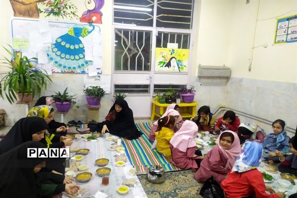 ضیافت افطاری در مدارس دخترانه شهرستان کاشمر