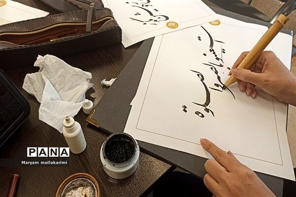 برگزاری کارگاه  انجمن خوشنویسان شهرستان دماوند در حاشیه نوزدهمین جشنواره بین‌المللی رضوی