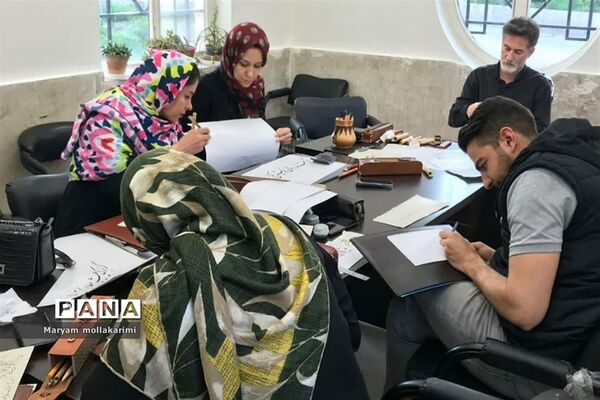 برگزاری کارگاه  انجمن خوشنویسان شهرستان دماوند در حاشیه نوزدهمین جشنواره بین‌المللی رضوی
