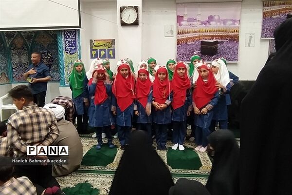 حضور دانش‌آموزان ناحیه ۳ شیراز  در مسجد امام حسین (ع) شهرک مهدی آباد