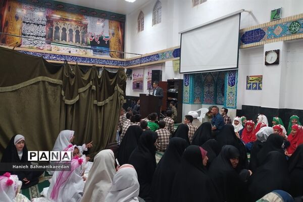 حضور دانش‌آموزان ناحیه ۳ شیراز  در مسجد امام حسین (ع) شهرک مهدی آباد