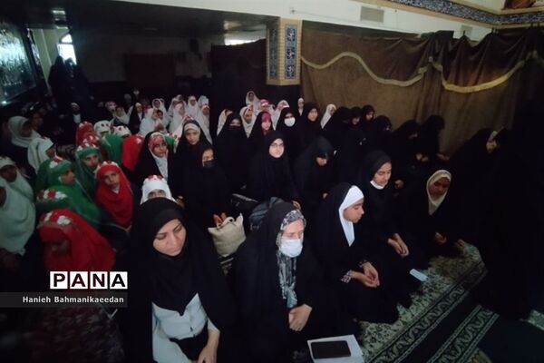 حضور دانش‌آموزان ناحیه ۳ شیراز  در مسجد امام حسین (ع) شهرک مهدی آباد
