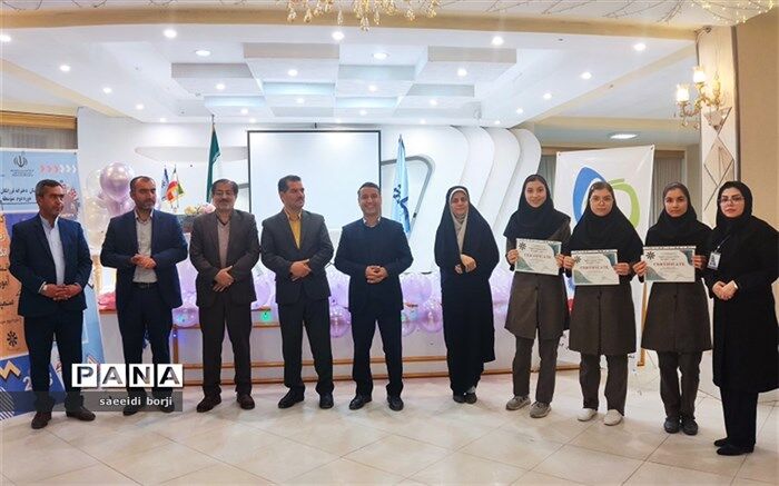 کارسوق زبان انگلیسی ویژه دانش‌آموزان متوسطه دوره دوم برگزار شد