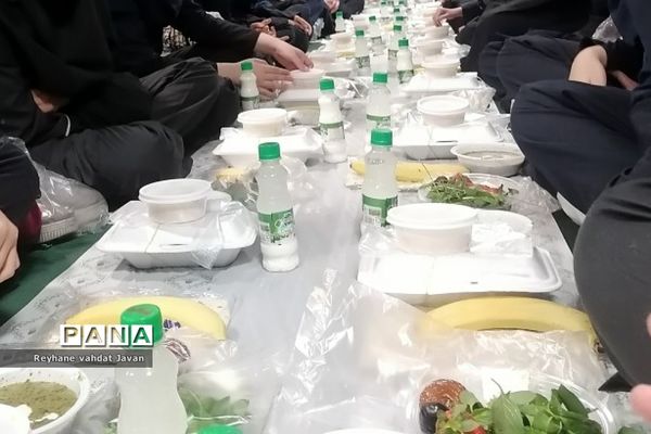 مراسم افطاری در دبیرستان شاهد طیبه شهریار