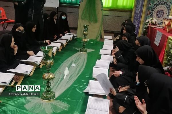 مراسم افطاری در دبیرستان شاهد طیبه شهریار