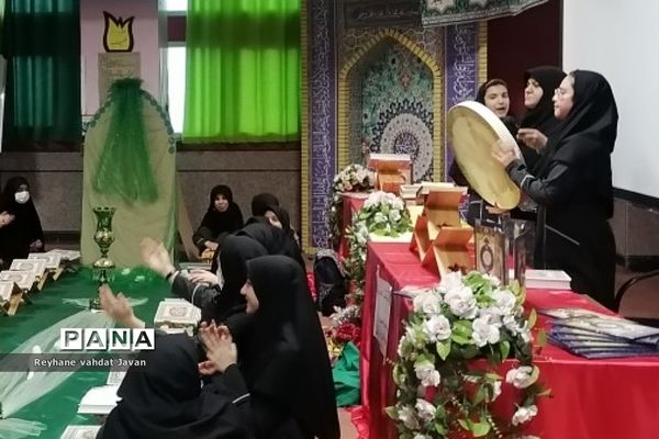 مراسم افطاری در دبیرستان شاهد طیبه شهریار