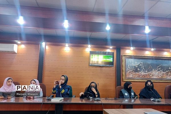 نشست تجربه نگاری دانش‌آموز خبرنگاران پانا استان فارس با حضور رؤسای سازمان‌های دانش‌آموزی قم و خراسان رضوی