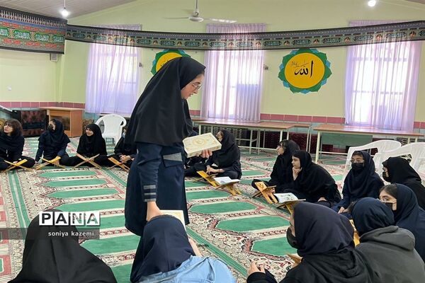 محفل انس با قرآن در دبیرستان نور ساری