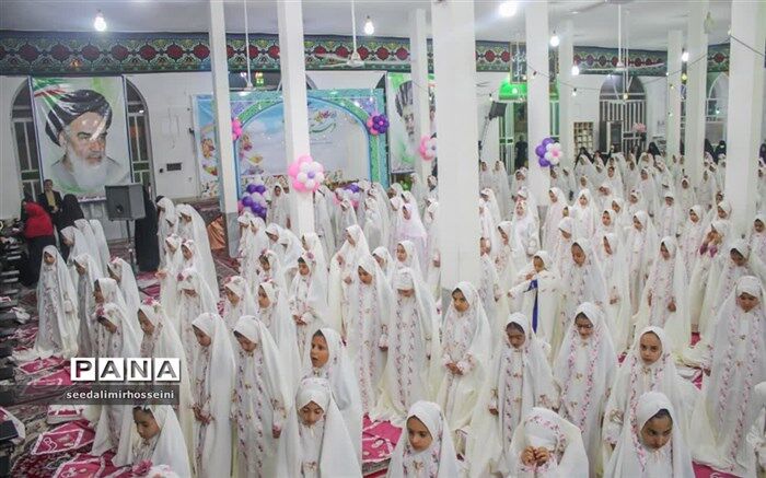 برگزاری جشن تکلیف ۴۷۰ دانش‌آموز دختر ابرکوهی