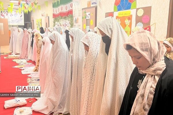 برگزاری مراسم افطاری دانش‌آموزی در دبستان دخترانه ایثار۳  فشافویه