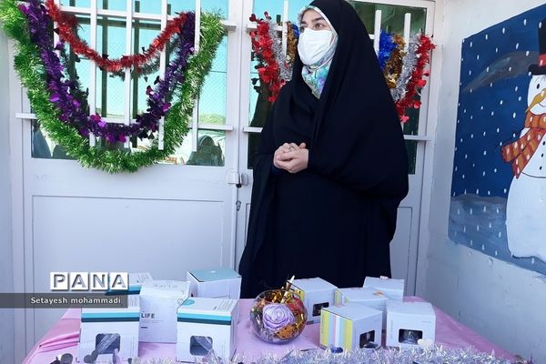 تقدیر از نفرات برتر قرآنی در دبستان حضرت زهرا(س)۲ رودهن