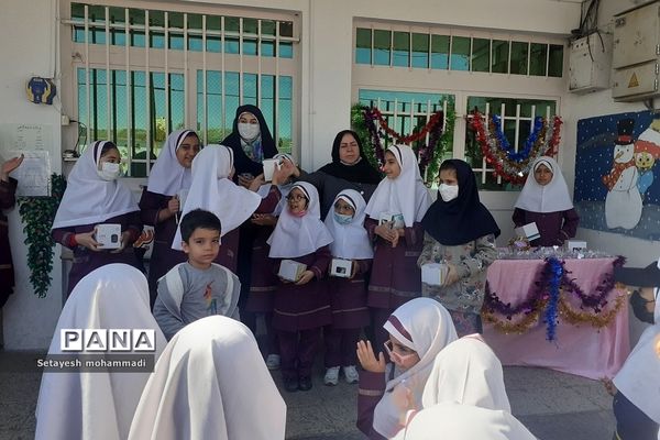 تقدیر از نفرات برتر قرآنی در دبستان حضرت زهرا(س)۲ رودهن