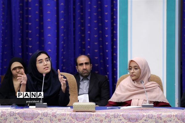 نشست رمضانی رئیس جمهوری با جمعی از نوجوانان