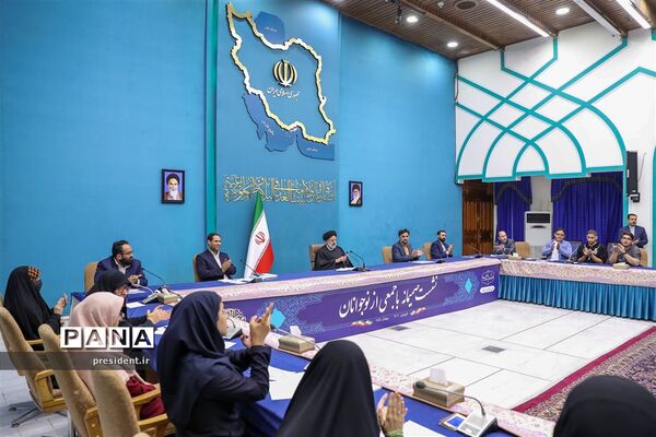 نشست رمضانی رئیس جمهوری با جمعی از نوجوانان