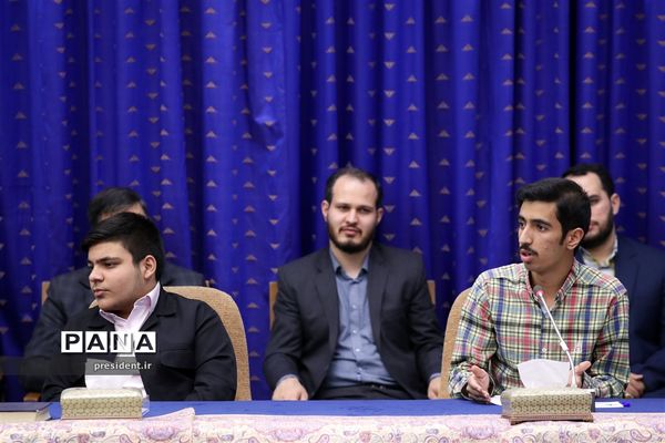 نشست رمضانی رئیس جمهوری با جمعی از نوجوانان
