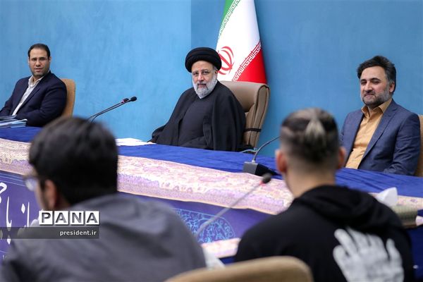 نشست رمضانی رئیس جمهوری با جمعی از نوجوانان