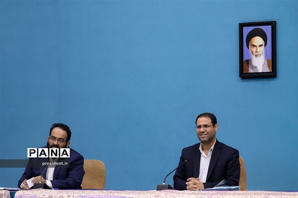 نشست رمضانی رئیس جمهوری با جمعی از نوجوانان