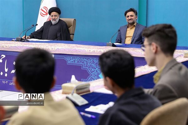 نشست رمضانی رئیس جمهوری با جمعی از نوجوانان