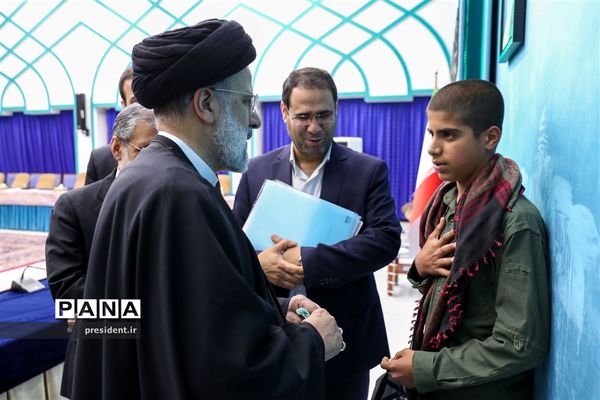 نشست رمضانی رئیس جمهوری با جمعی از نوجوانان