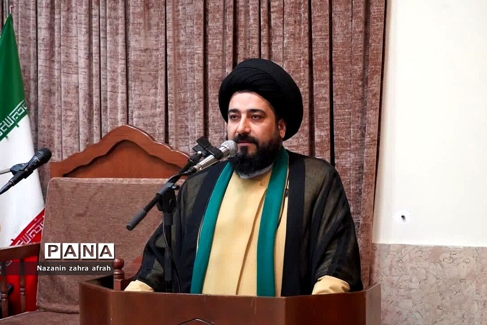 نشست صمیمی مدیران و معاونان پرورشی مدارس در دفتر امام جمعه رودهن