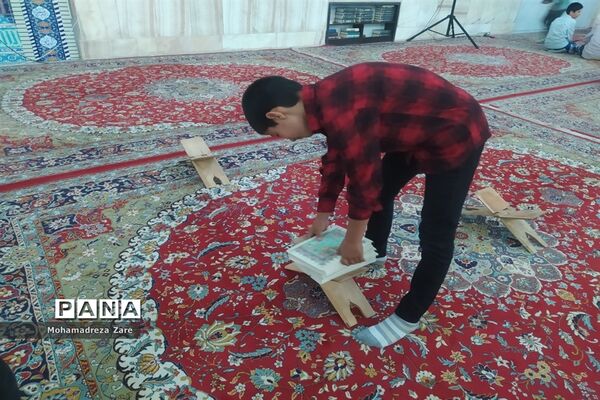 محفل انس با قرآن در امامزاده سید حمزه(ع) کاشمر